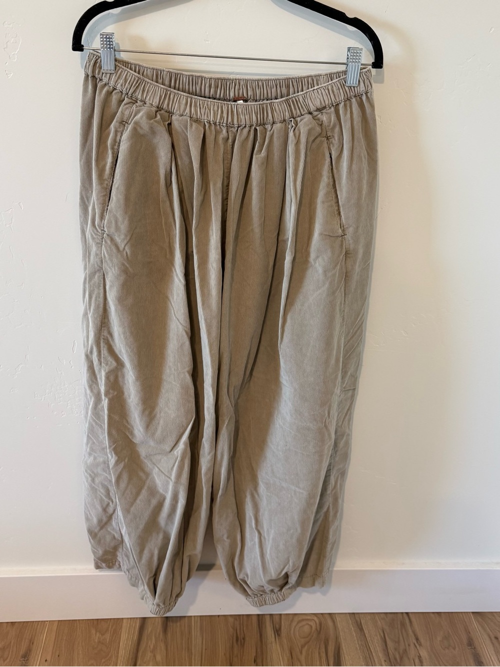 Free People Taupe Elastic Waist Corduroy Balloon Pants Womens Large Boho Casual